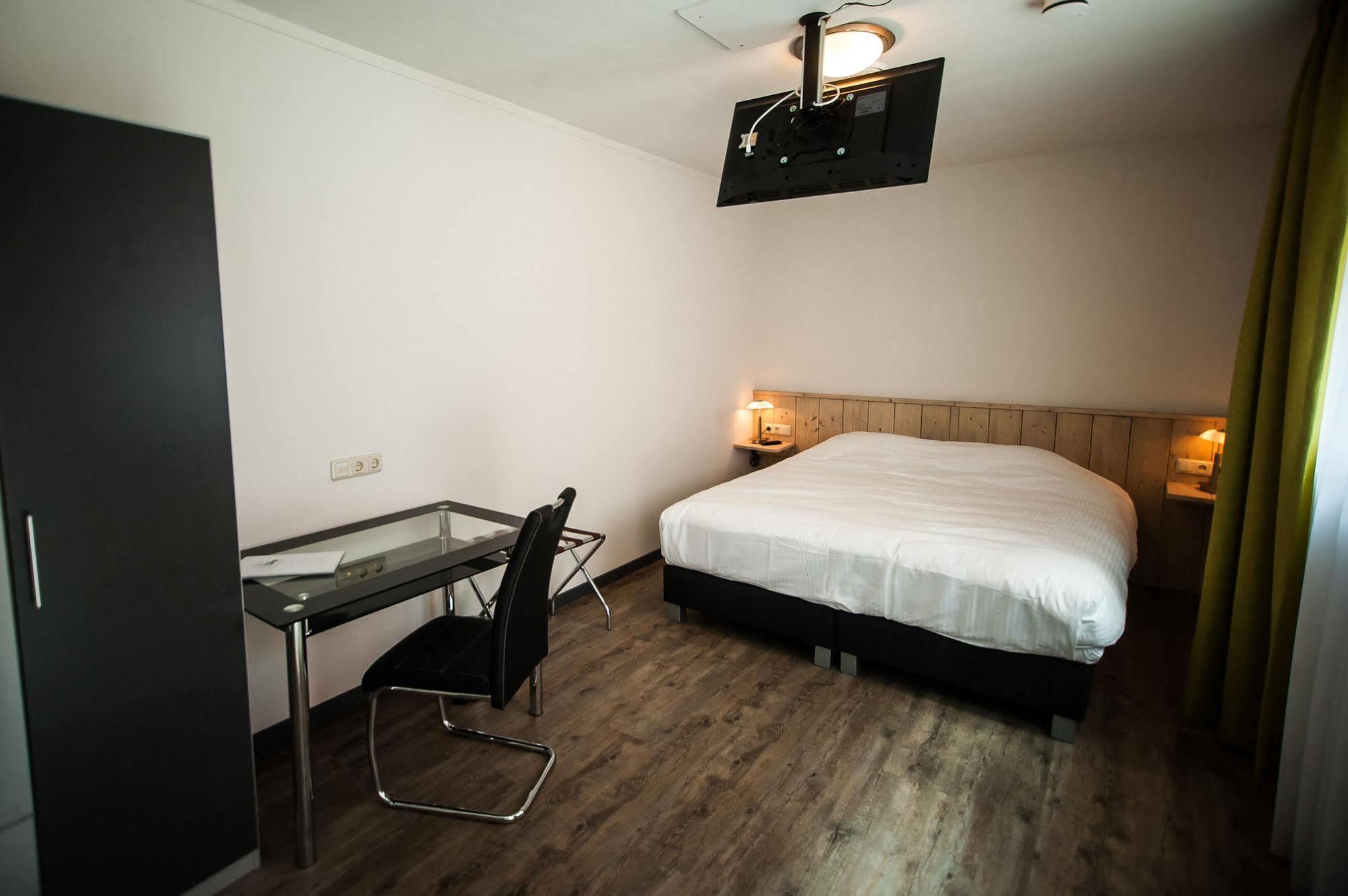 Hotel Taurus Cuijk Extérieur photo